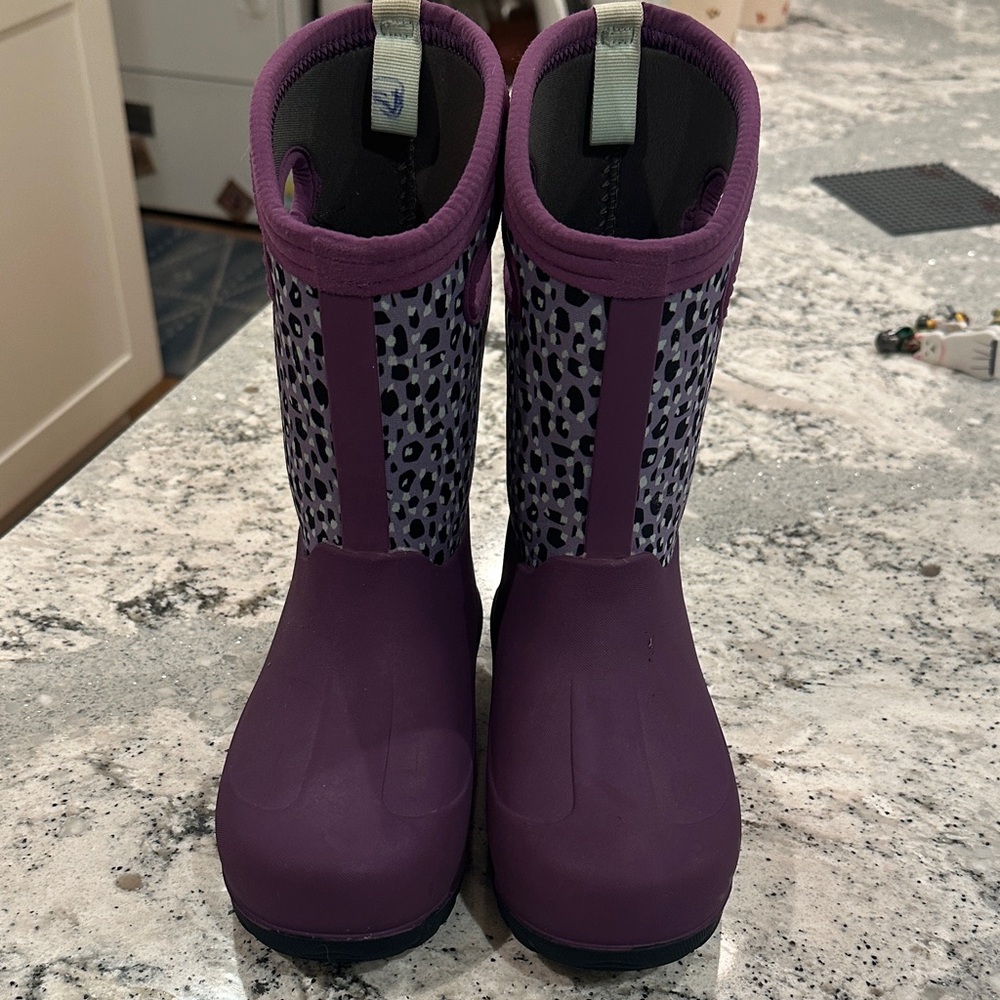 Girls Purple Bogs EUC Size 2